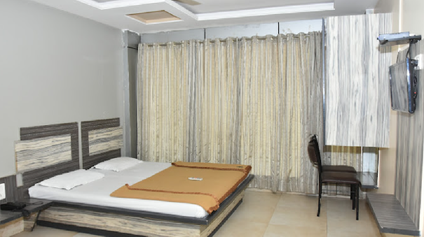 1 x DOUBLE BED A/C